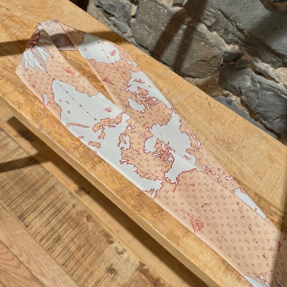 Louis Vuitton LV Map Print Silk Bandeau Scarf - Picture 4 of 8